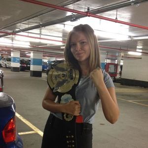 Meet your Posher, Caitlin